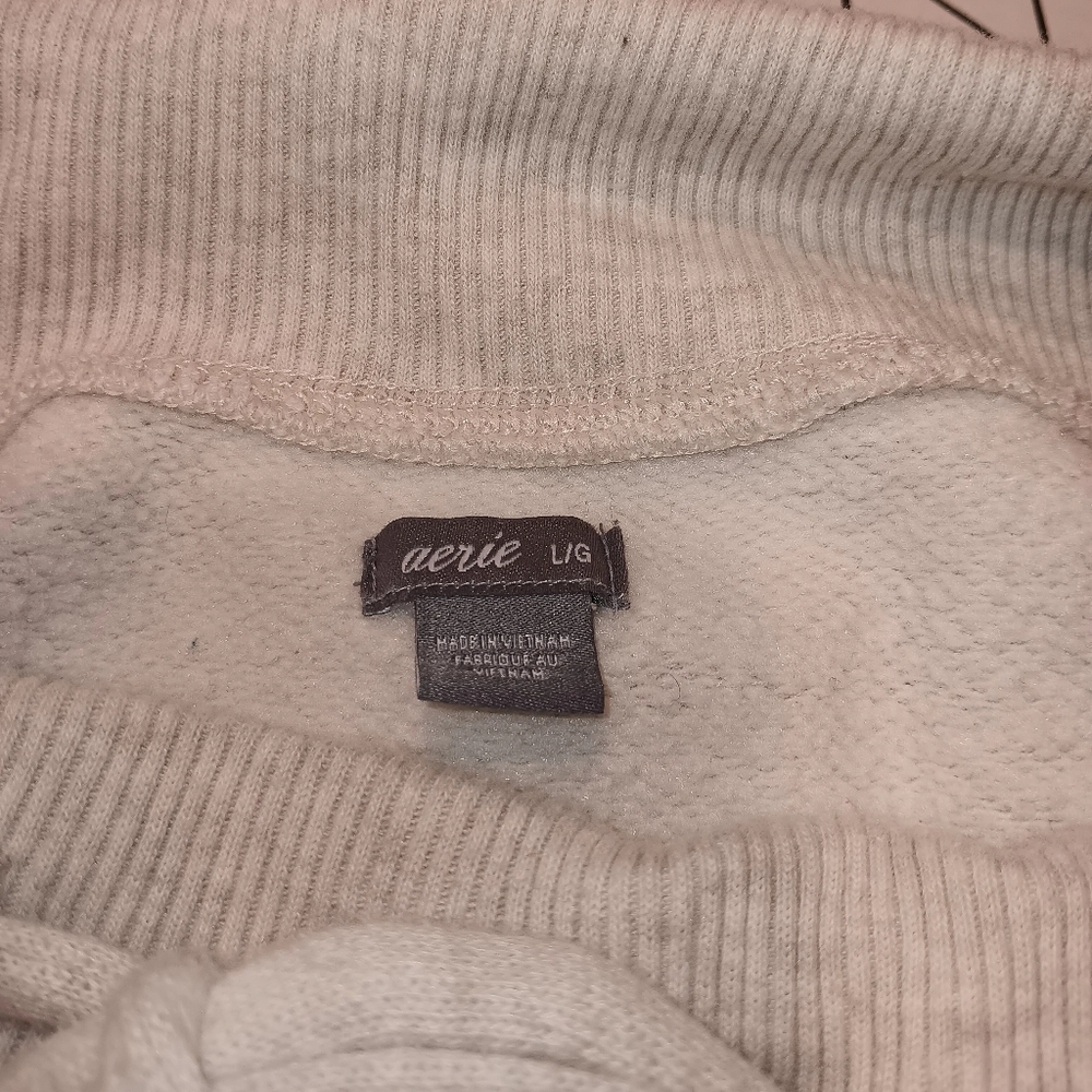 Aerie Cream Sweatshirt - Picture 2 of 3